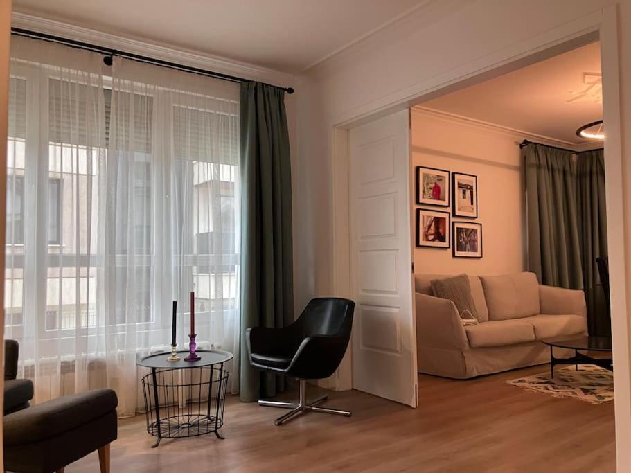 Aristocratic With A Parking Spot Appartement