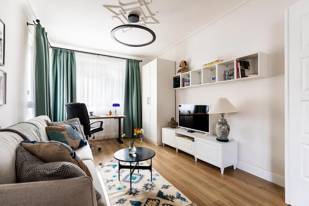 Aristocratic With A Parking Spot Apartamento *
